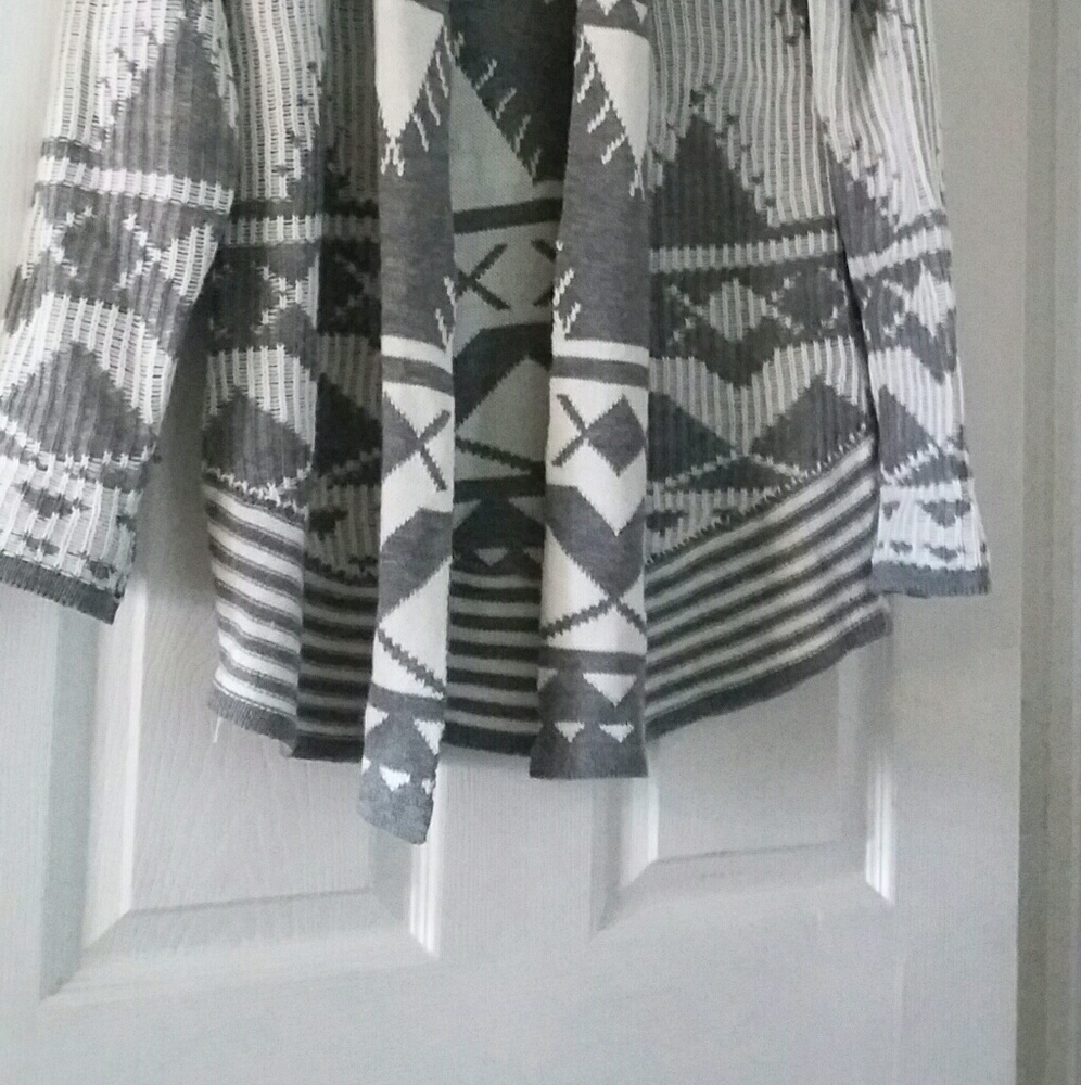 Cardigan - Picture 3 of 6